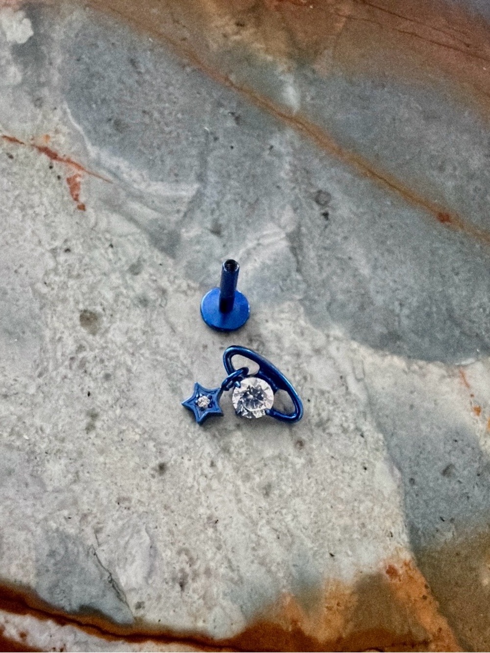 ASTM F136 Titanium Alloy Planetary Star screw back earring